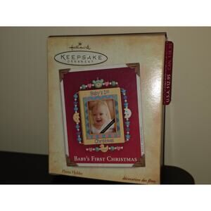 Hallmark 2004 Photo Holder Ornament ~ Baby's 1st Christmas‎